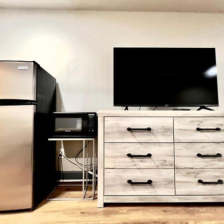 Economy Inn And Suites タルサ エクステリア 写真