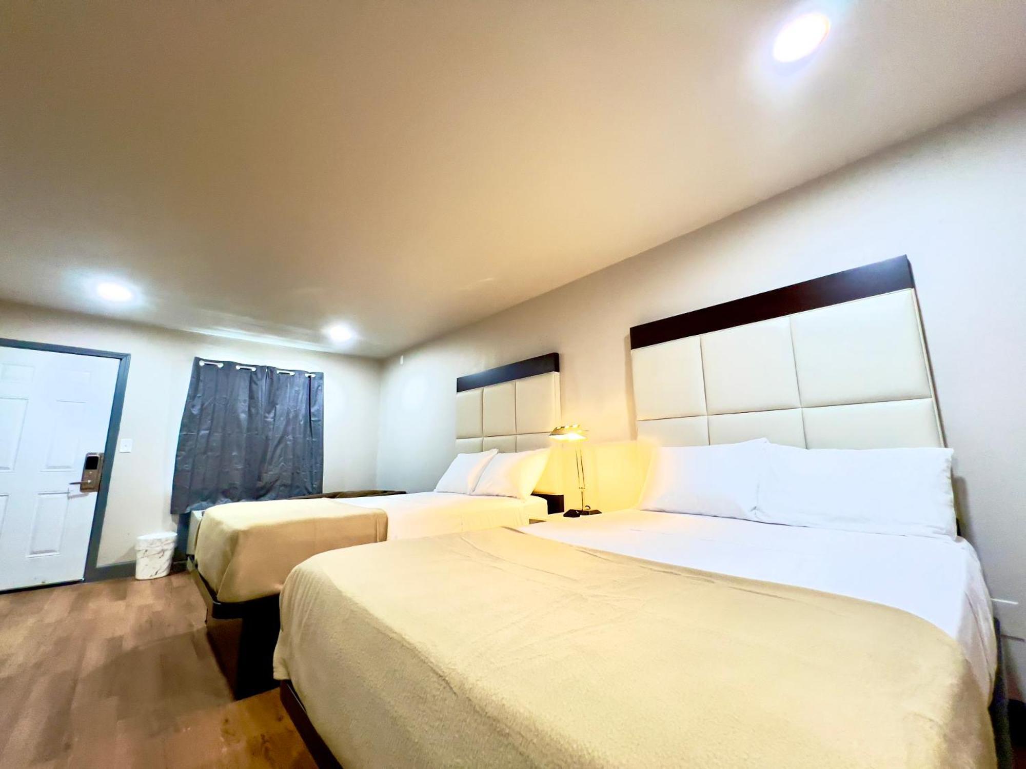 Economy Inn And Suites タルサ エクステリア 写真