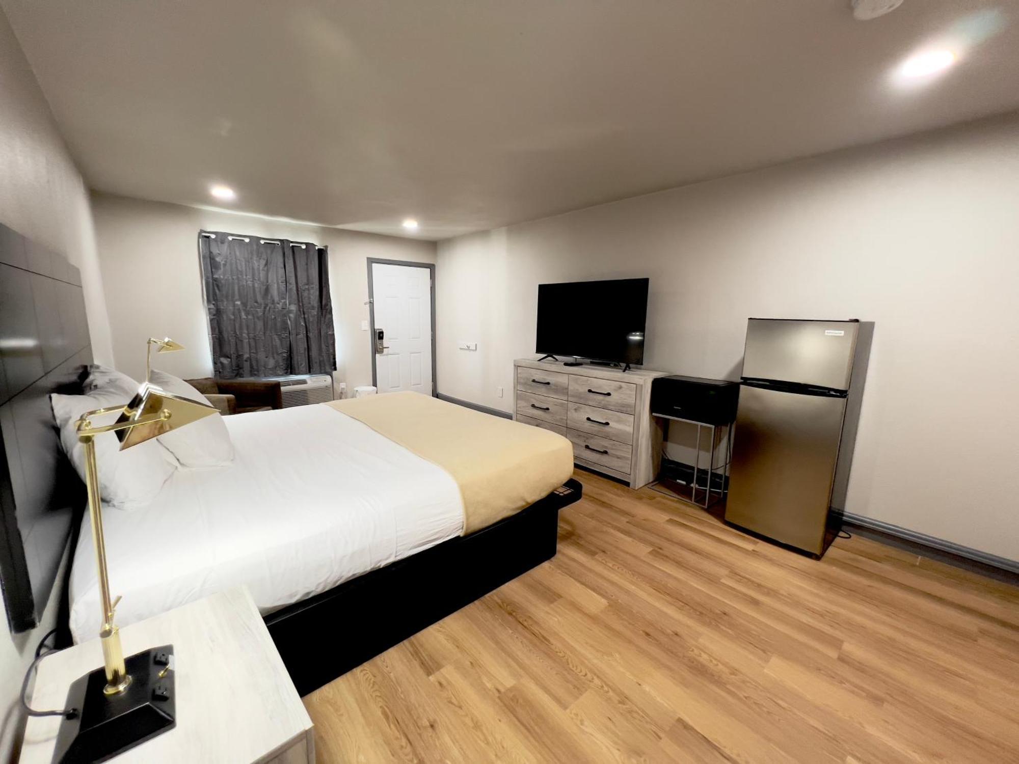 Economy Inn And Suites タルサ エクステリア 写真