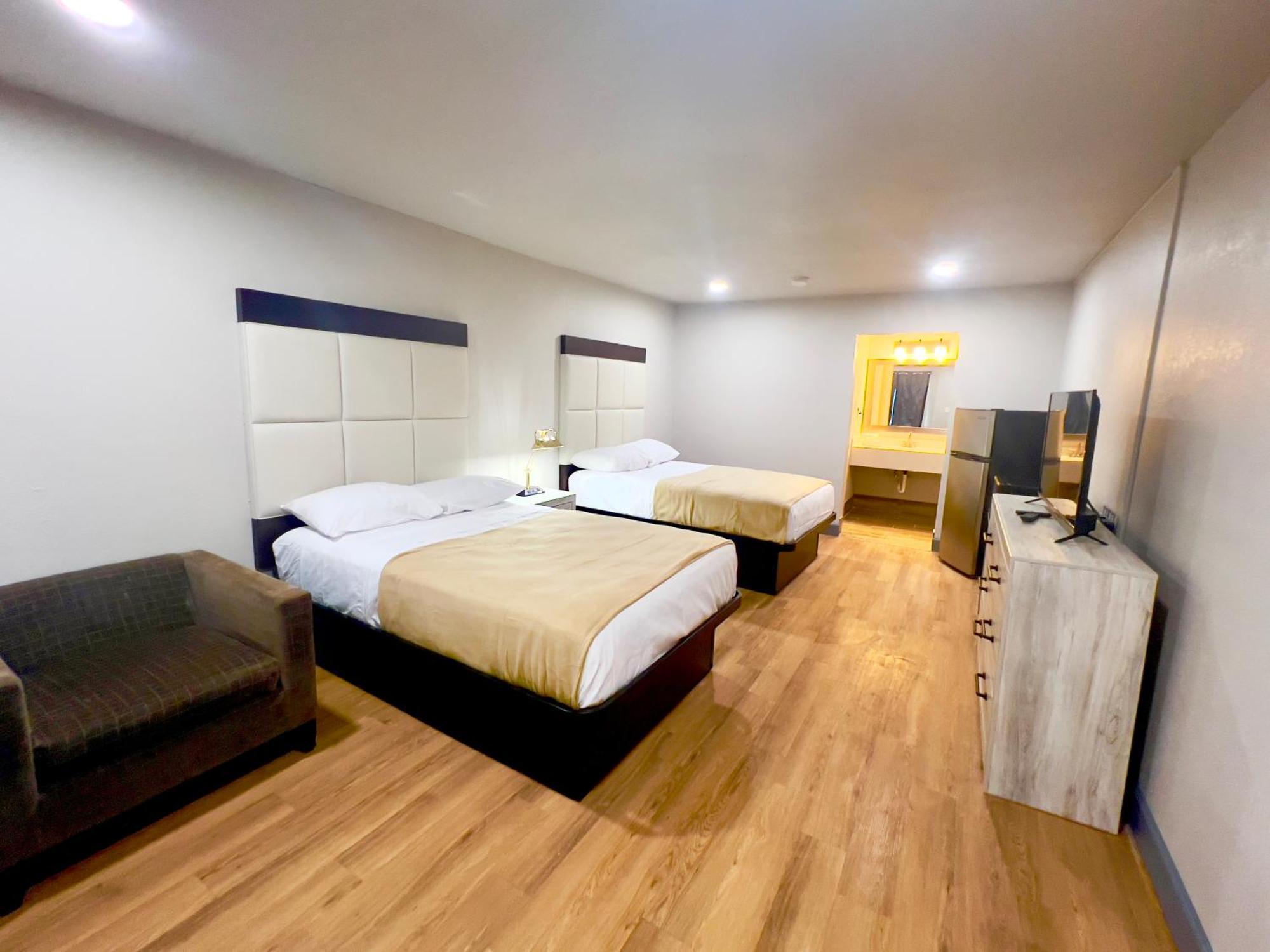 Economy Inn And Suites タルサ エクステリア 写真