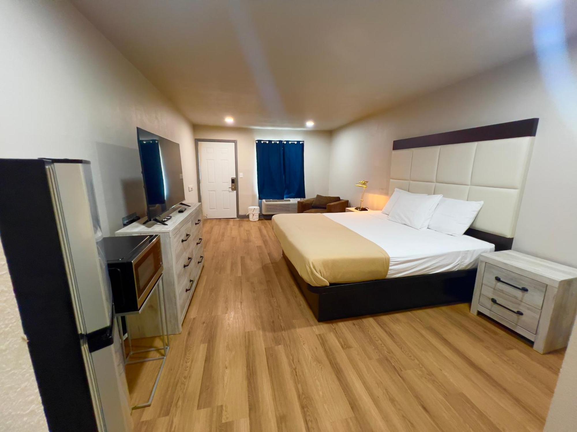 Economy Inn And Suites タルサ エクステリア 写真